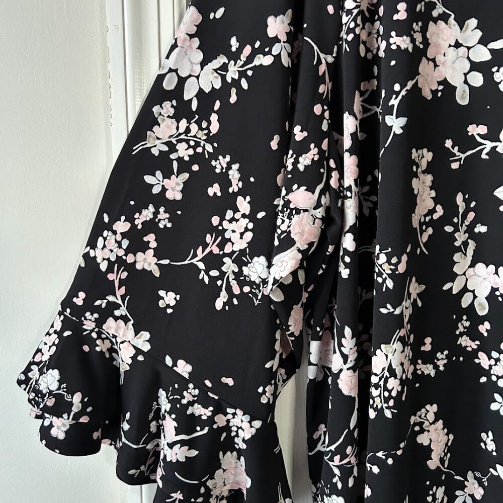 NWT Karl Lagerfeld 3X Black Floral Tunic Asymmetrical 3/4 Bell Ruffle Sleeve NEW - Picture 6 of 6